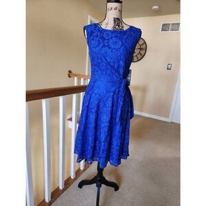 NWT Tahari, Lace Dress, Size 6